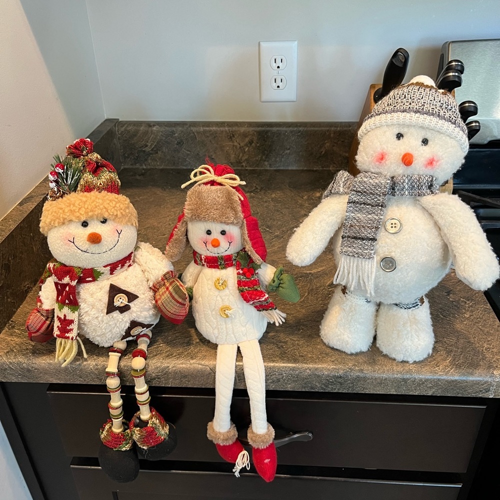 Snowmen Decor Lot